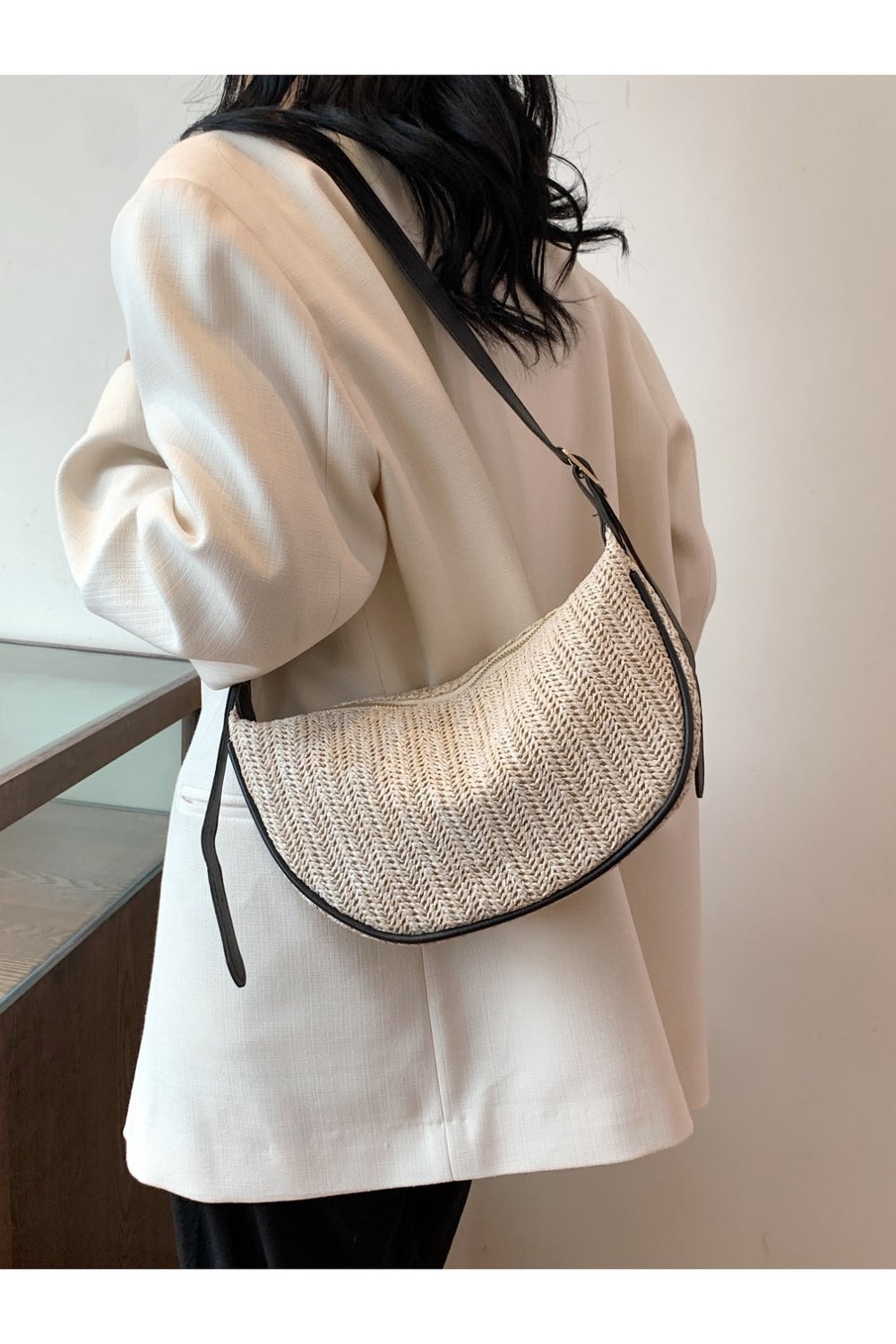 Straw Weave Adjustable Strap Shoulder Bag