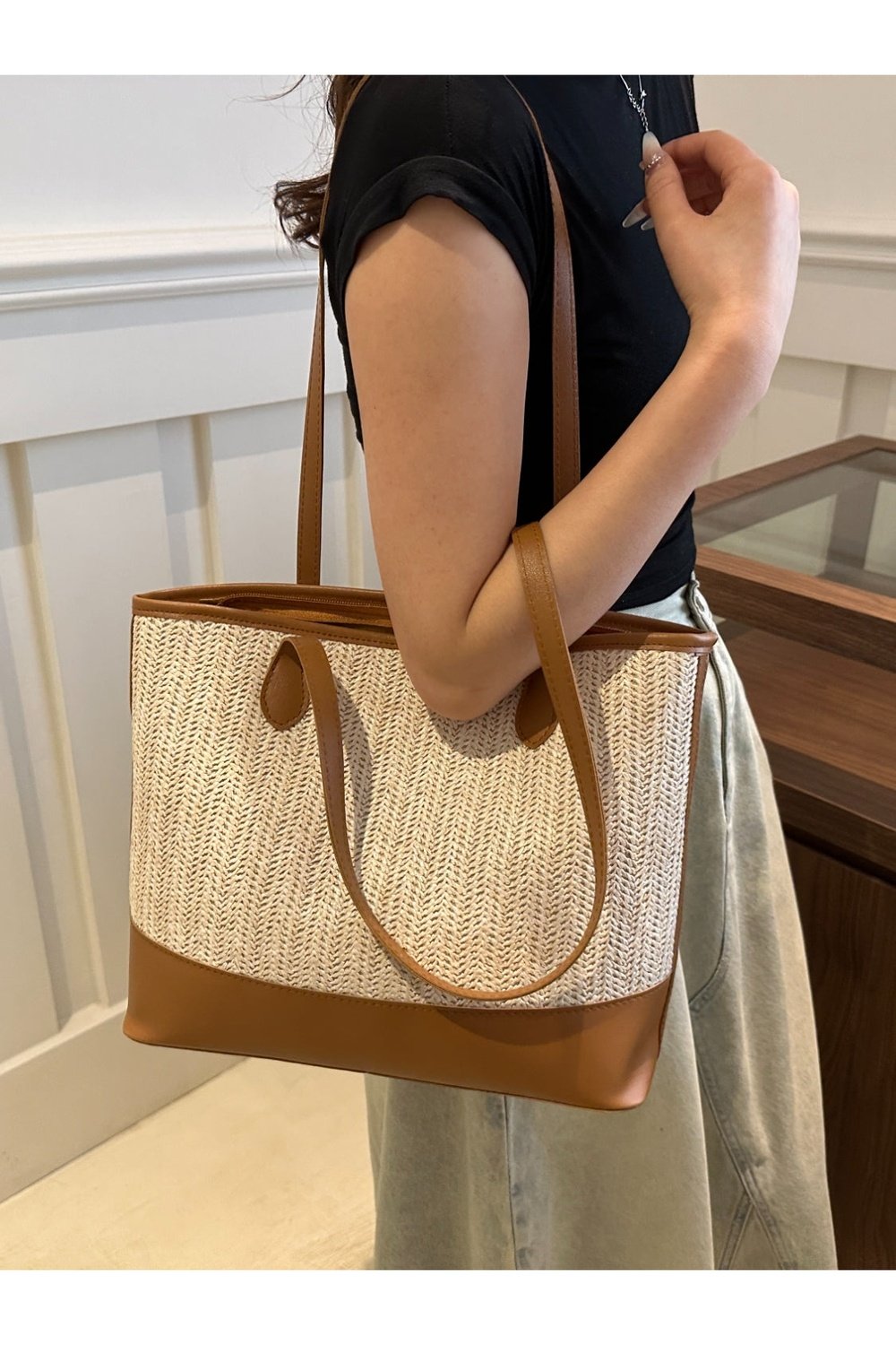 Contrast Straw Woven Tote Bag