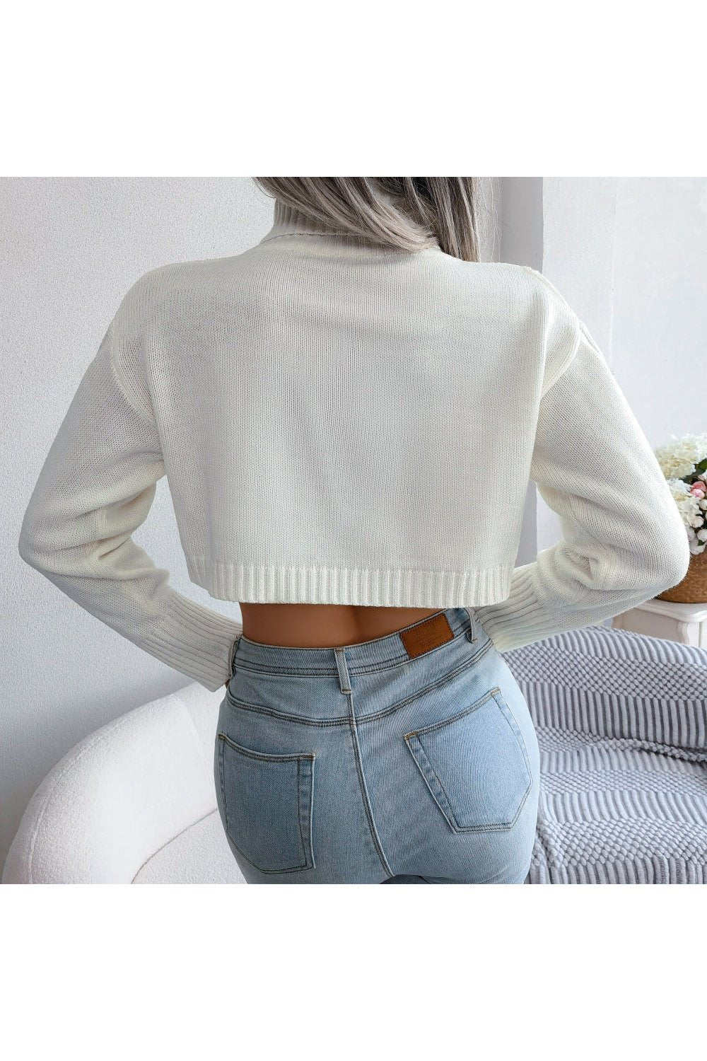 Mixed Knit Turtleneck Cropped Sweater