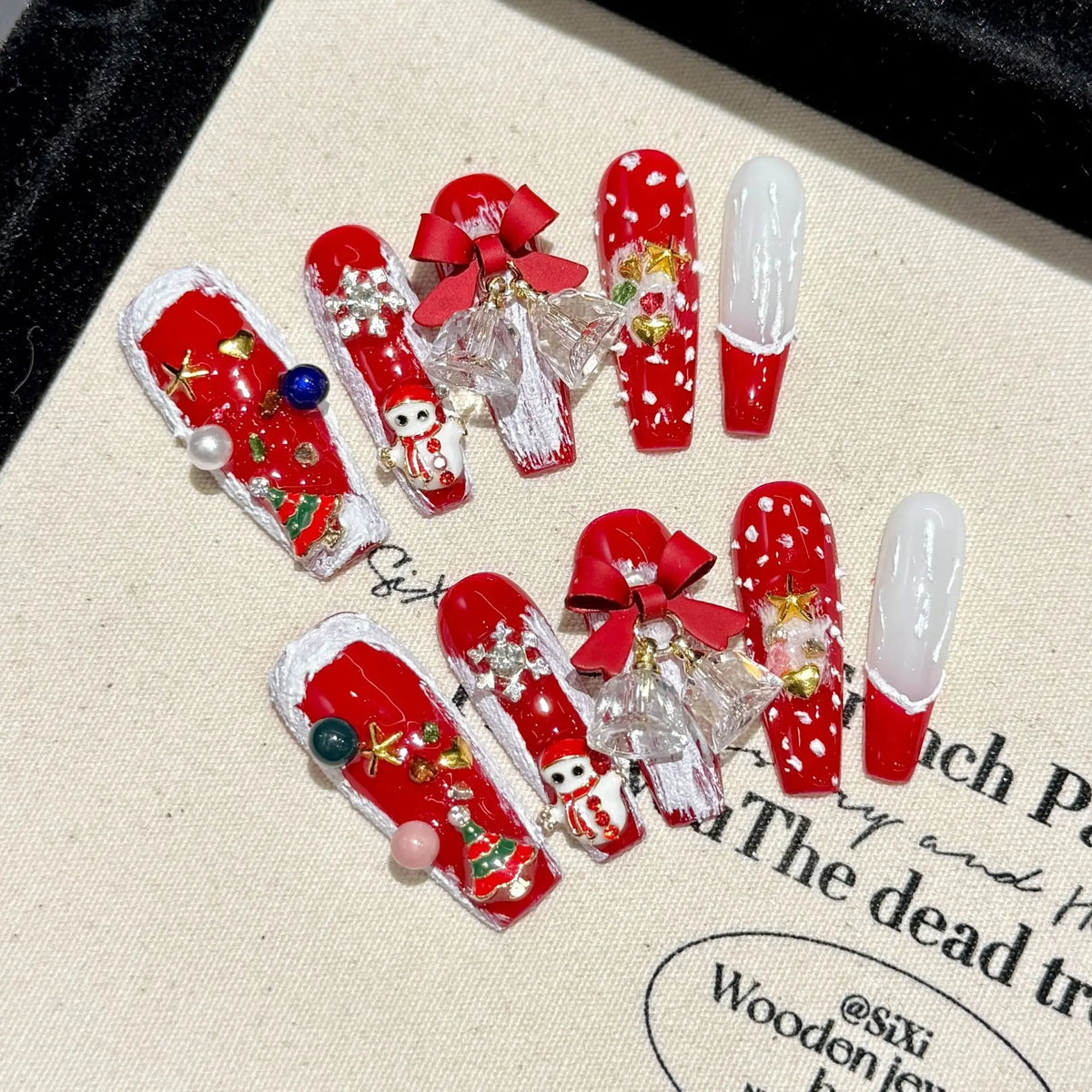 10Pcs Christmas Red Fake Nails Press on Hand-painted Snowflake with 3D Pearl Heart Star Design False Nail Full Over Manicure Tip