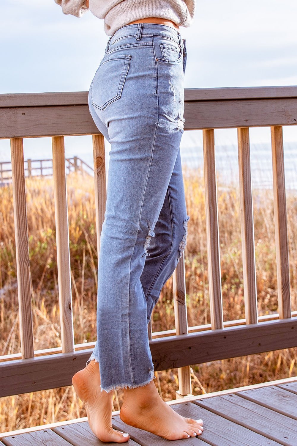 Stylish Distressed Cropped Jeans